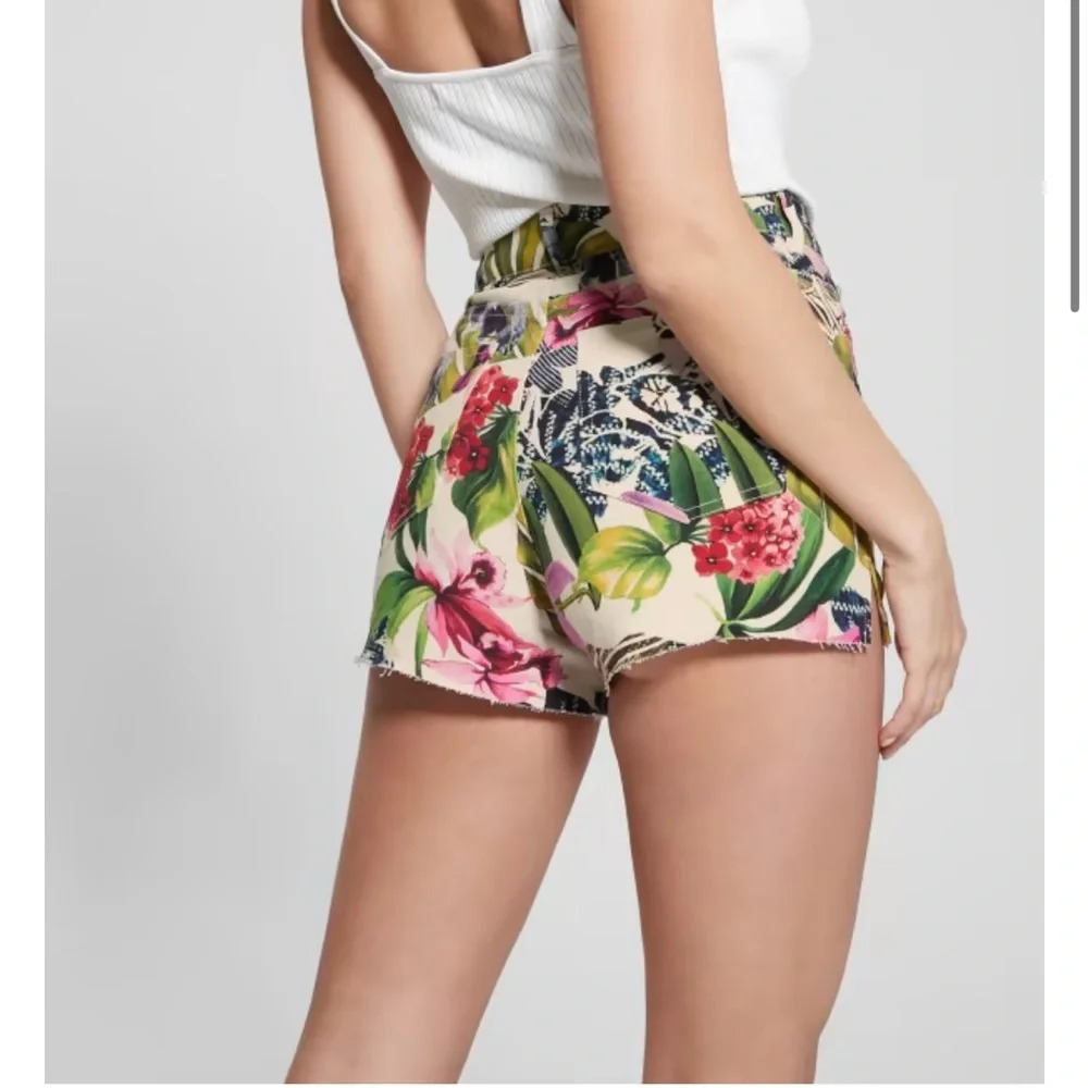NWT Guess Claudia Shorts Island Fancy